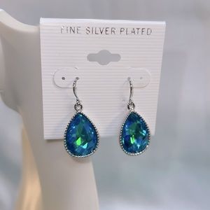 #567✅ Dangle earrings for pierced ears